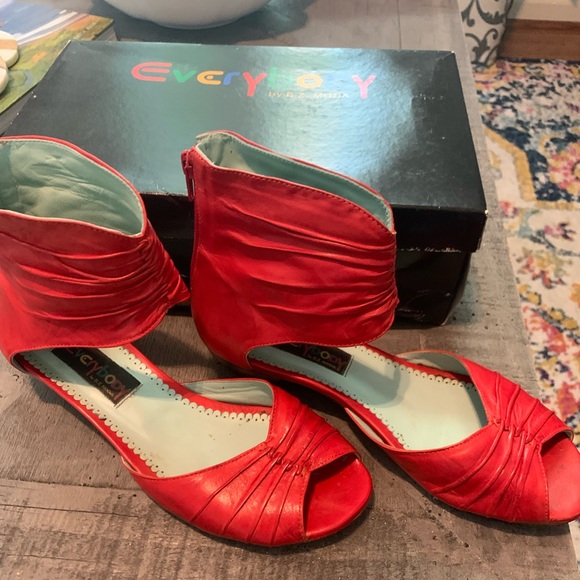 Everybody by E.Z. Mods Peri Red Ankle Sandals - Picture 1 of 6